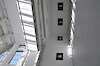 Vue de l’exposition /private/geometry/particularisation of form/ de Mischa Kuball, 2010 - Passerelle Centre d’art contemporain, Brest © photo : Nicolas Ollier