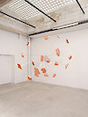 Sara Ouhaddou et Mounir Ayache in Pulsar, 2025 - Passerelle Centre d'art contemporain, Brest © photo : Aurélien Mole